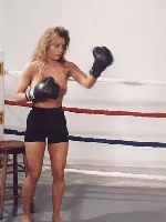 Frauen boxen und ringen
